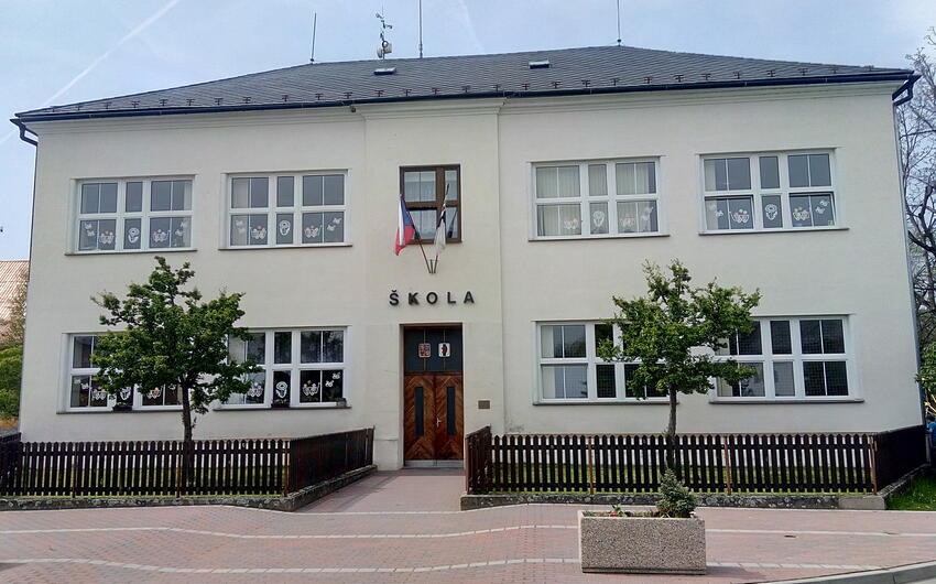 Aktívna elektroosmóza na vysušenie vlhkého muriva na ZŠ