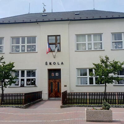 Aktívna elektroosmóza na vysušenie vlhkého muriva na ZŠ