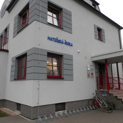 Vysúšanie navlhnutej pivnice a základov v materskej škole