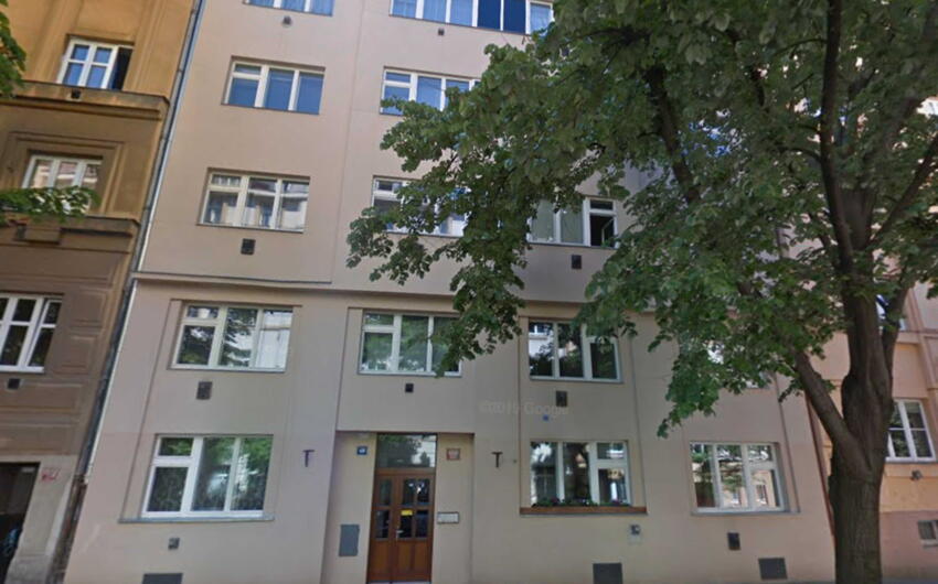 Dvojročné vysúšanie vlhkosti v bytovom dome na pražskom Žižkove