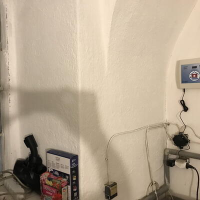 Odvlhčovanie muriva elektroosmózou na chalupe na vidieku