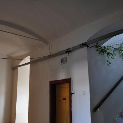 Sanácia základov spoločenskej sály pomocou elektroosmózy