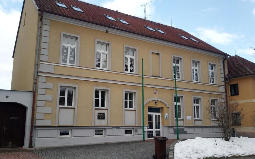 Aplikácia aktívnej elektroosmózy na odvlhčenie ZŠ a MŠ