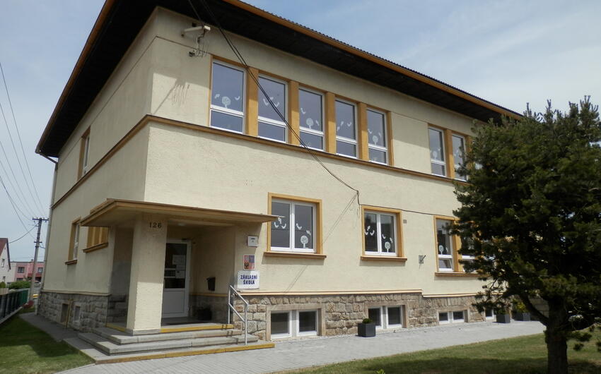 Elektrické odvlhčení silně navlhlých zdí na základní škole