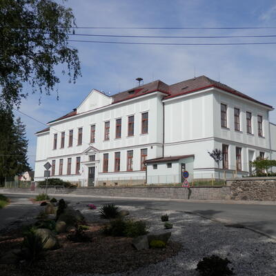 Sanácia a oprava navlhnutých múrov s Drypol systémom na MŠ a ZŠ