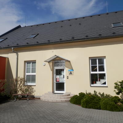 Bezdrôtová elektroosmóza na odstránenie vlhkosti na úrade mesta