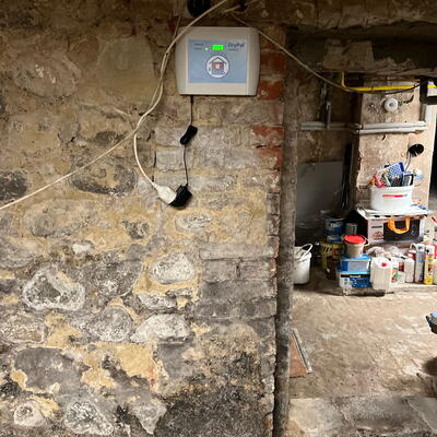 Izolácia suterénnych priestorov systémom DryPol® v rodinnom dome v Děčíne