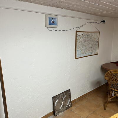 Vysušovanie pivničných priestorov pod rodinným domom systémom DryPol®