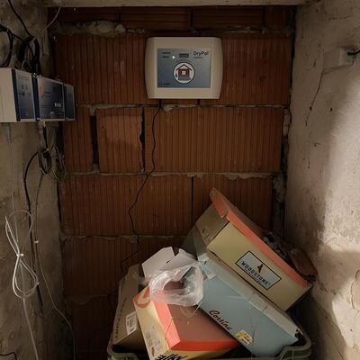 Vysušenie elektroosmózou 200 rokov starého domu - Ústí nad Labem