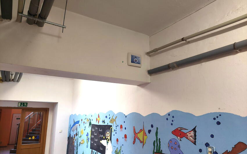Odstránenie vzlínajúcej vlhkosti základnej školy pomocou DryPol® system - #2