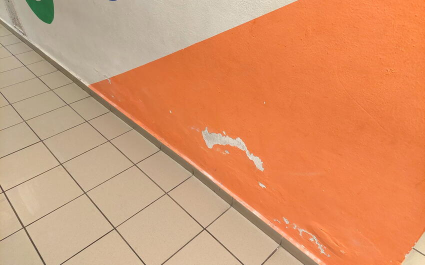 Odstránenie vzlínajúcej vlhkosti základnej školy pomocou DryPol® system - #3