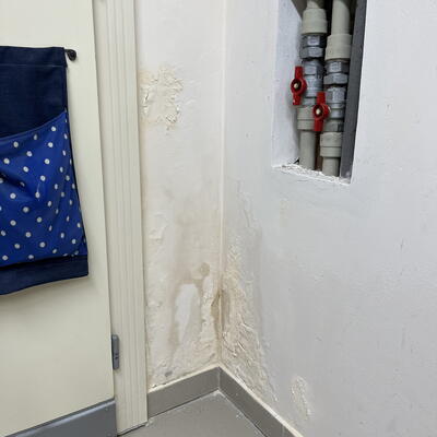 Sanácia mokrého muriva od vzlínajúcej vlhkosti v hoteli v Chebe