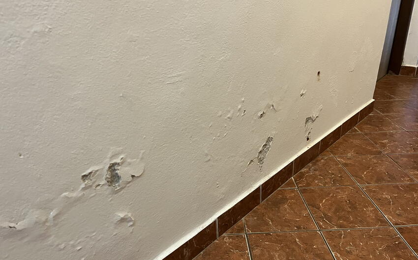 Odstránenie vlhkosti prístojom DryPol® 30m v obci Teplá - #3