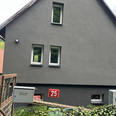 Vzlínajúcu vlhkosť muriva riešime pri novo zrekonštruovanom dome.