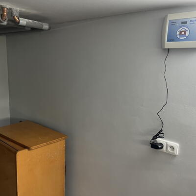 Vzlínajúcu vlhkosť muriva riešime pri novo zrekonštruovanom dome.