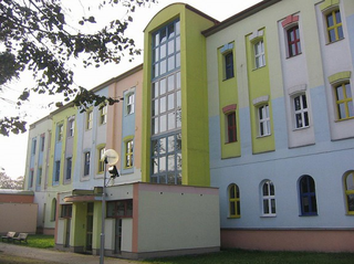 Vysušenie školy Schola Humanitas pomocou elektroosmózy