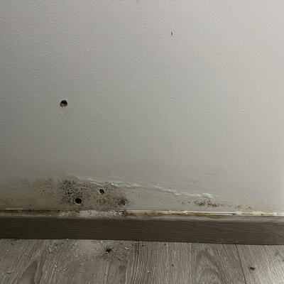 V Semiciach vysušujeme múry dvojdomčeka z roku 1995