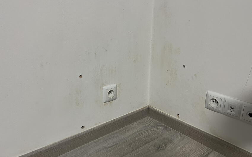 V Semiciach vysušujeme múry dvojdomčeka z roku 1995