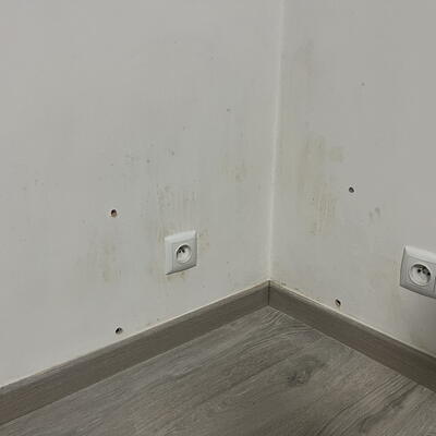 V Semiciach vysušujeme múry dvojdomčeka z roku 1995