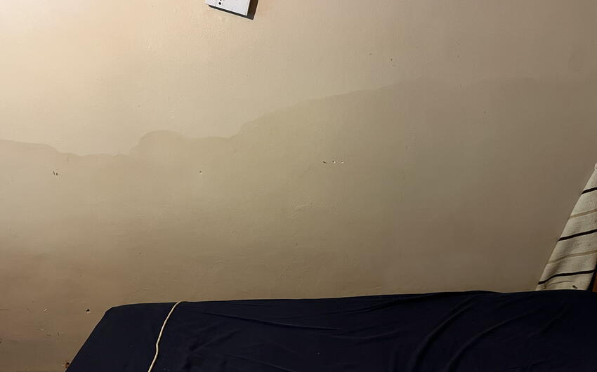 V obci Houska vysušujeme viditeľne vlhké múry rodinného domu. - #1