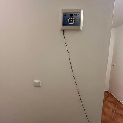 V Říčanoch vysušujeme vnútorné priečky nedávno dokončeného domu