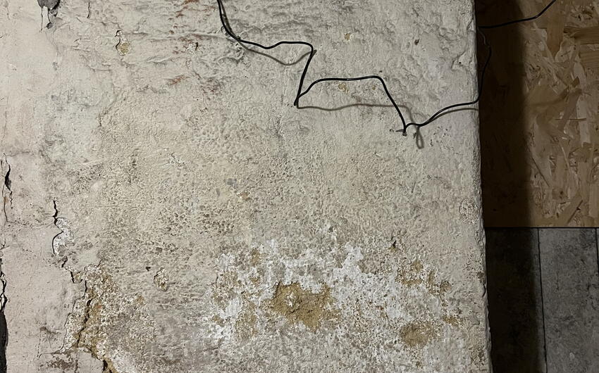 V Chebe vysušujeme celú pivnicu radového bytového domu