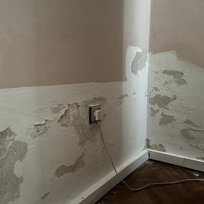 V Medlešiciach pri Chrudime vysušujeme malý rodinný domček