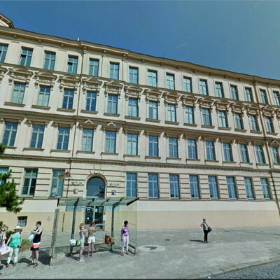 Vysušenie vlhkého muriva Drypol systémom na úrade v Brne