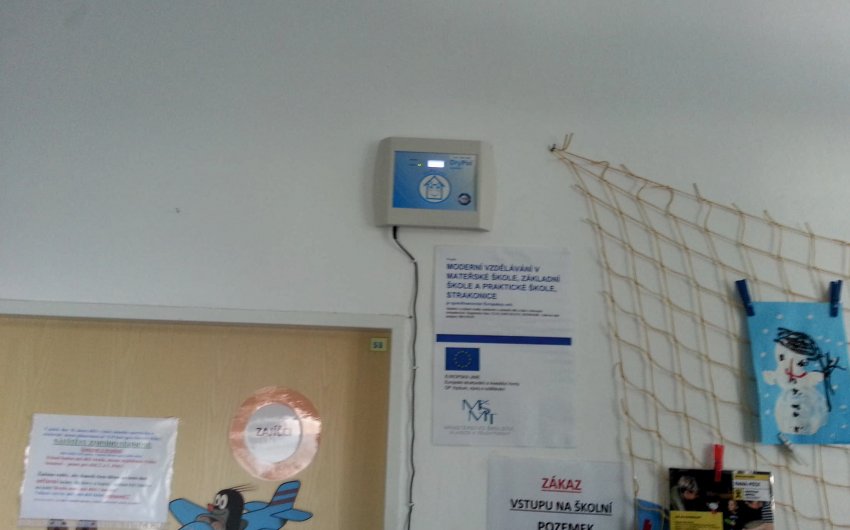 Vysušenie vlhkého muriva ZŠ a MŠ pomocou odstraňovača vlhkosti Drypol muriva ZŠ a MŠ Strakonice - #2