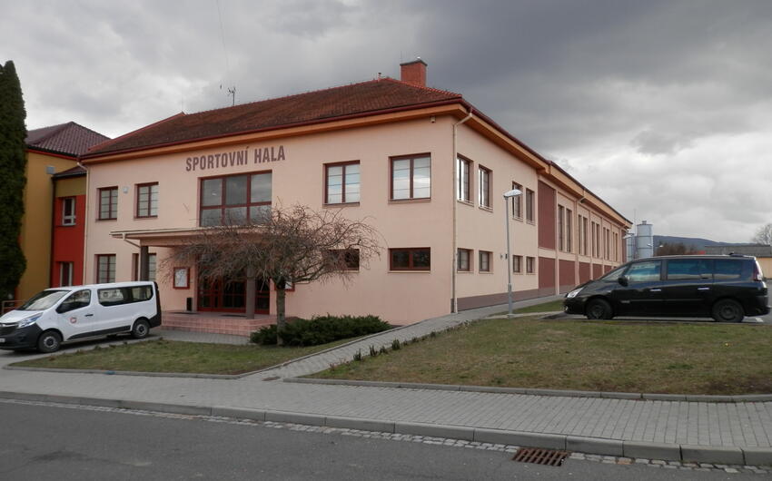 Odstránenie nadmernej vlhkosti elektroosmózou v športovej hale
