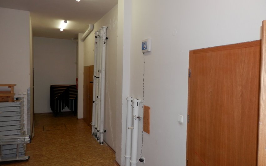 Odstránenie nadmernej vlhkosti elektroosmózou v športovej hale - #2
