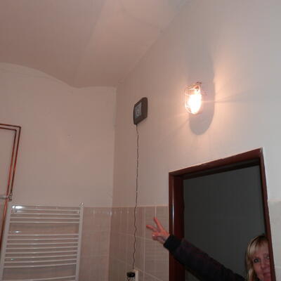 Vysušenie a izolácia bytov pomocou bezdrôtovej elektroosmózy v obci Krasíkov