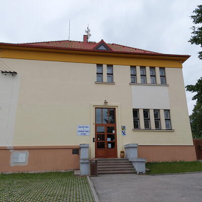 Aktívna elektroosmóza na vysúšanie muriva na ZŠ a MŠ