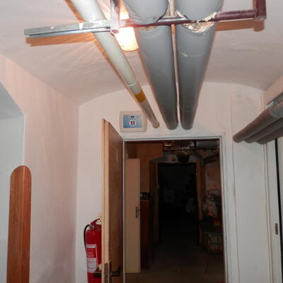 Trvalé odstránenie vlhkosti elektroosmózou na ZŠ a MŠ Melč