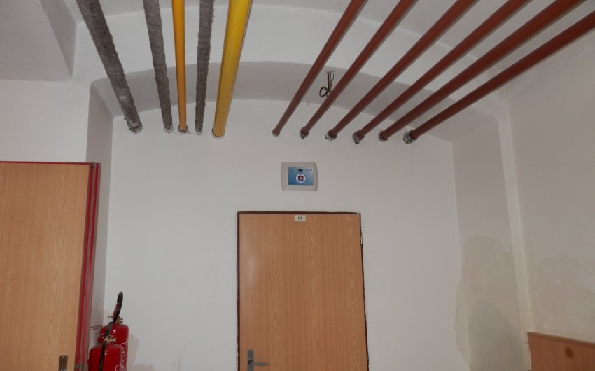 Odvlhčovanie elektroosmózou v prízemných podlažiach na gymnáziu v Príbore - #4