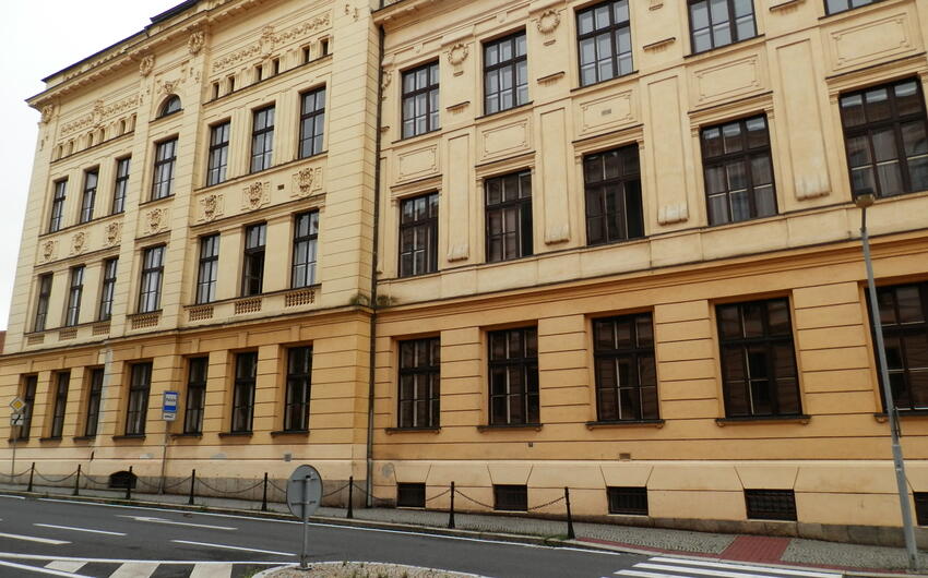 Odvlhčovanie elektroosmózou v prízemných podlažiach na gymnáziu v Príbore - #1