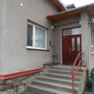 Sanácia vlhkého muriva elektroosmózou v krčme so sálou v Ružďke