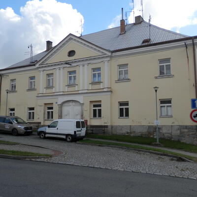 Aktívna elektroosmóza na sanáciu muriva v obecnom byte v Štokách