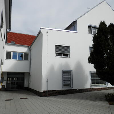 Hydroizolácia muriva trebíčského finančného úradu bezdrôtovou elektroosmózou