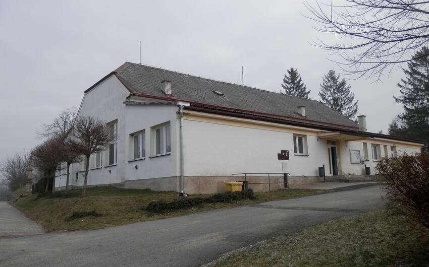 Sanácia kultúrneho domu s prístrojom na odstránenie vlhkosti - #1